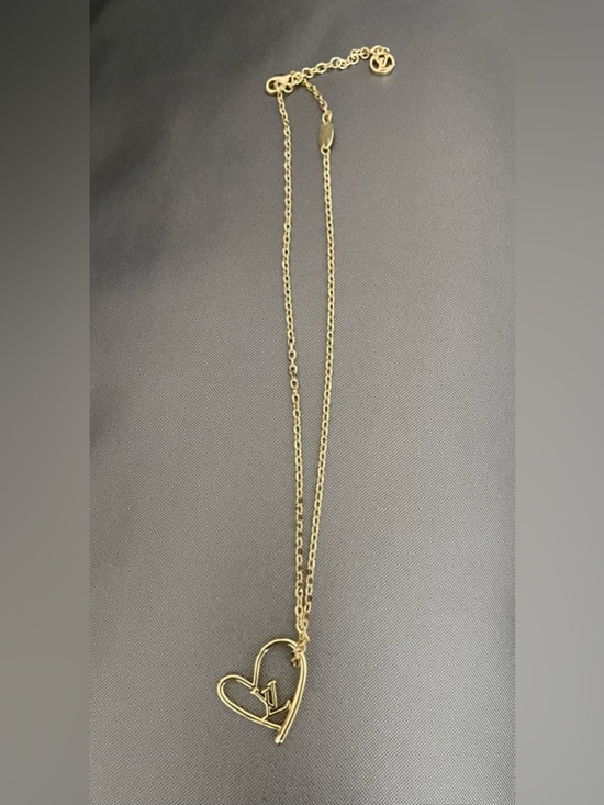 Jewelry - Gold Heart Pendant Necklace - Elegant Women’s Jewelry